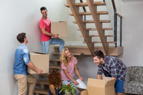 Local removals and storage service in Primrosehill for residential moves